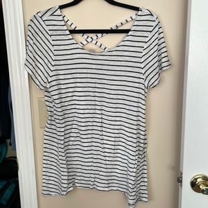 Short sleeve top